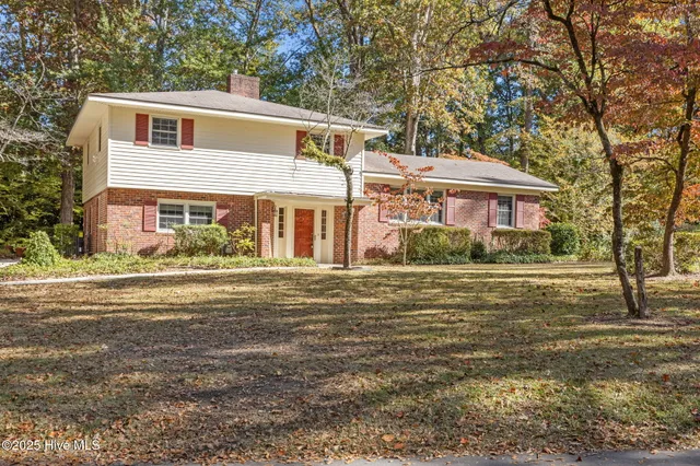 $330,000 | 112 Lakewood Drive, Greenville, NC 27834