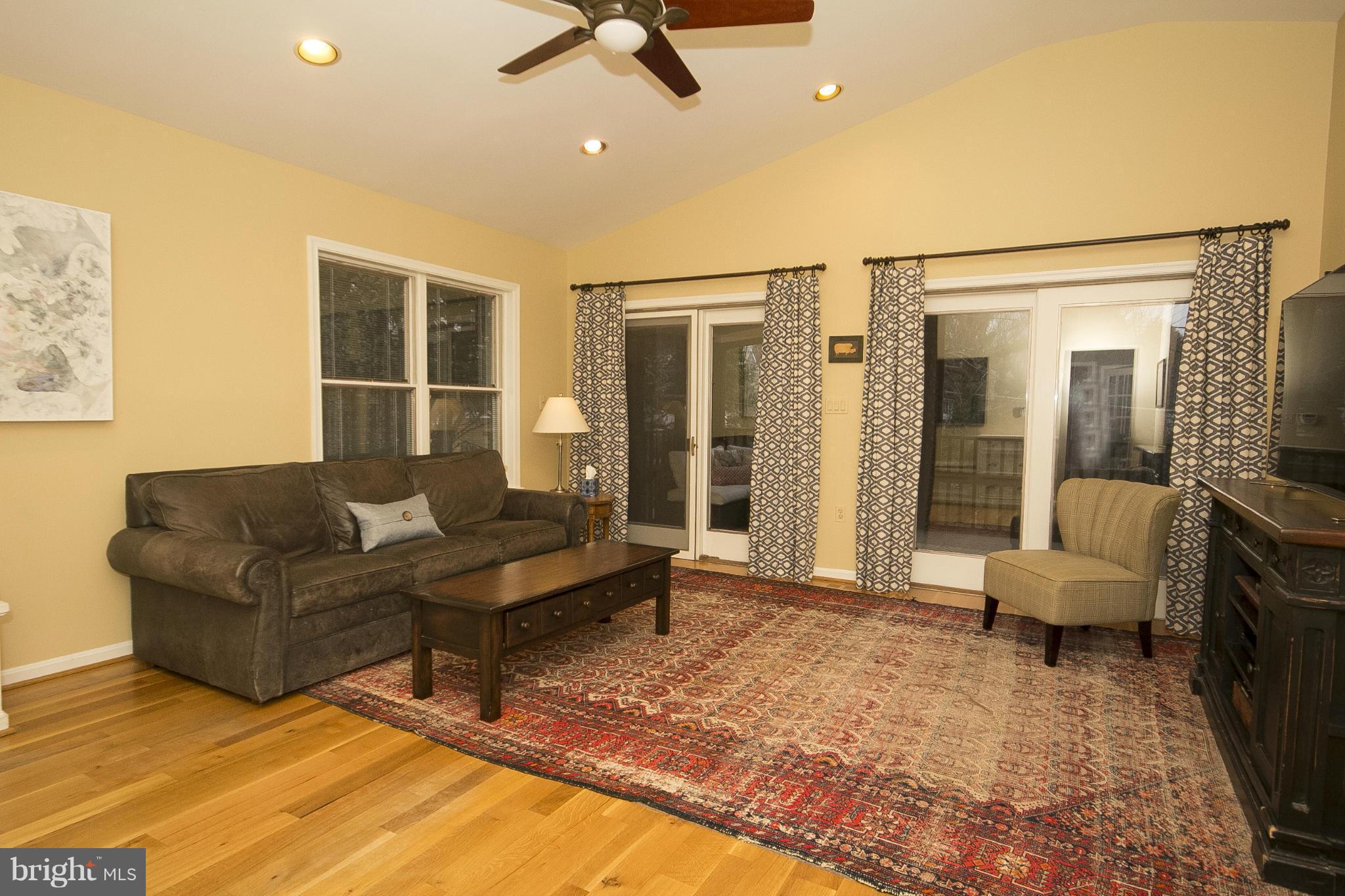 7104 Rich Hill Road Baltimore, MD 21212 - Photo 2 of 30 Family Room with sliders to screened porch.