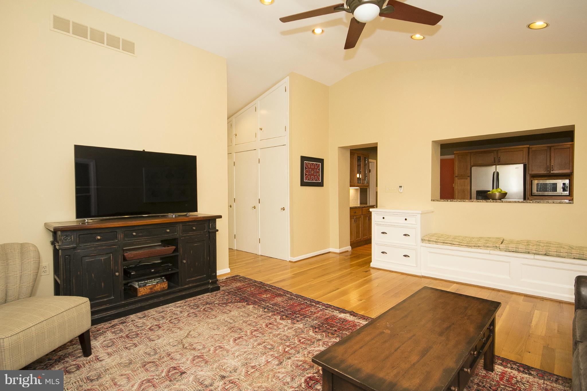 7104 Rich Hill Road Baltimore, MD 21212 - Photo 3 of 30 Hall to left to powder rm, laundry room.