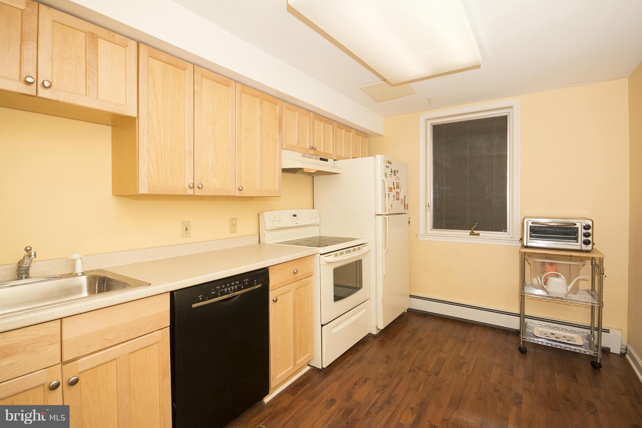 7104 Rich Hill Road Baltimore, MD 21212 - Photo 26 of 30 Kitchen in in-law/au pair suite.