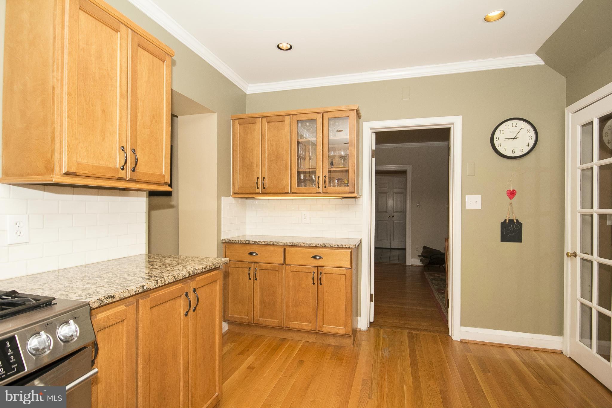 7104 Rich Hill Road Baltimore, MD 21212 - Photo 6 of 30 Door leads to living room