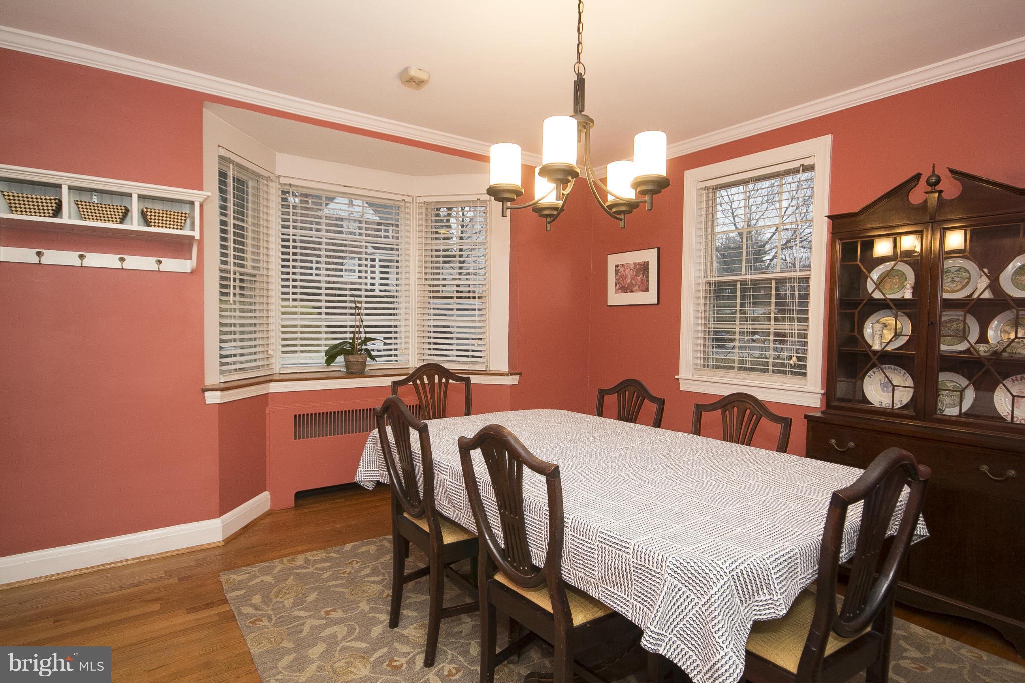 7104 Rich Hill Road Baltimore, MD 21212 - Photo 9 of 30 Dining Room with bay window.