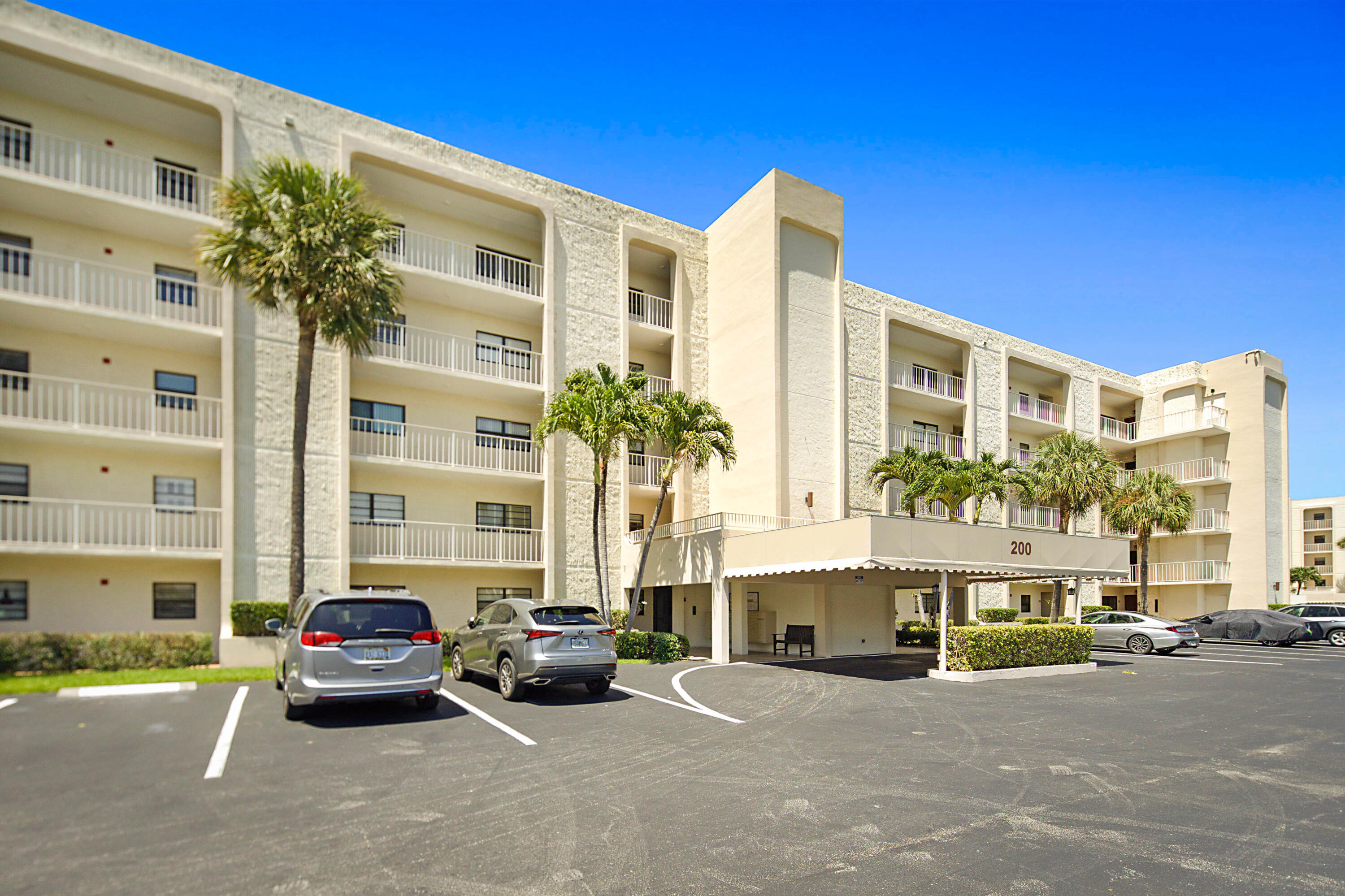 200 Intracoastal Place, Unit 504 Tequesta, FL 33469 - Photo 28 of 39 200 Intracoastal Place Apt 504-26