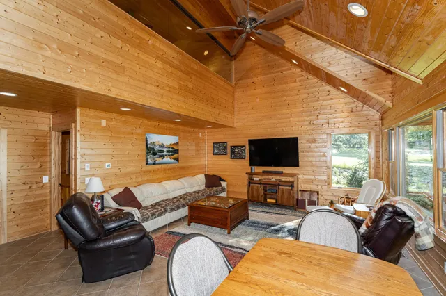 $750,000 | 13262 Sakatah Lake Road, Waterville, MN 56096