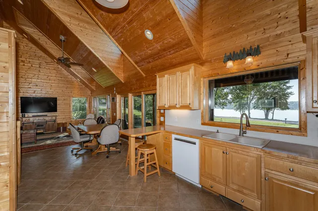 $750,000 | 13262 Sakatah Lake Road, Waterville, MN 56096