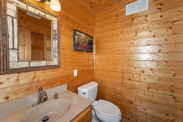 $750,000 | 13262 Sakatah Lake Road, Waterville, MN 56096