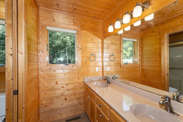 $750,000 | 13262 Sakatah Lake Road, Waterville, MN 56096