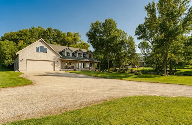 $750,000 | 13262 Sakatah Lake Road, Waterville, MN 56096