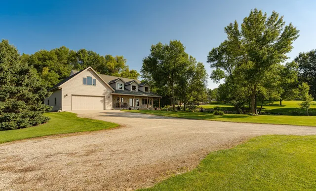 $750,000 | 13262 Sakatah Lake Road, Waterville, MN 56096