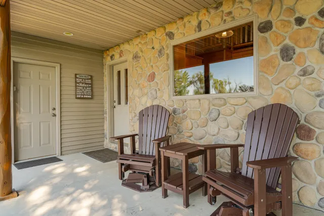 $750,000 | 13262 Sakatah Lake Road, Waterville, MN 56096