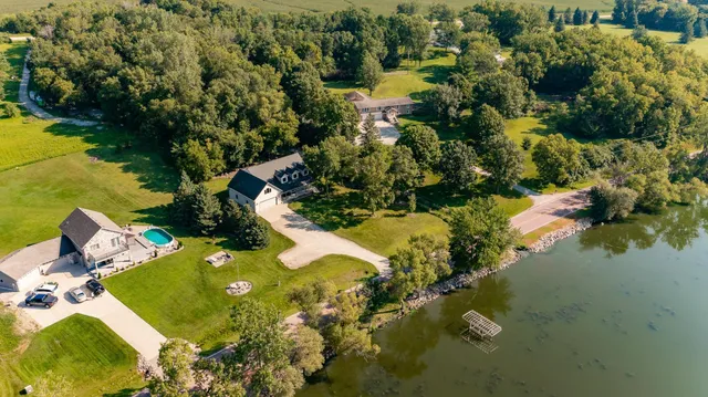 $750,000 | 13262 Sakatah Lake Road, Waterville, MN 56096