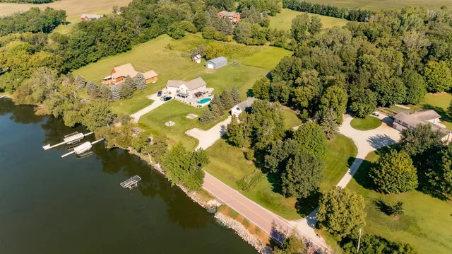 $750,000 | 13262 Sakatah Lake Road, Waterville, MN 56096