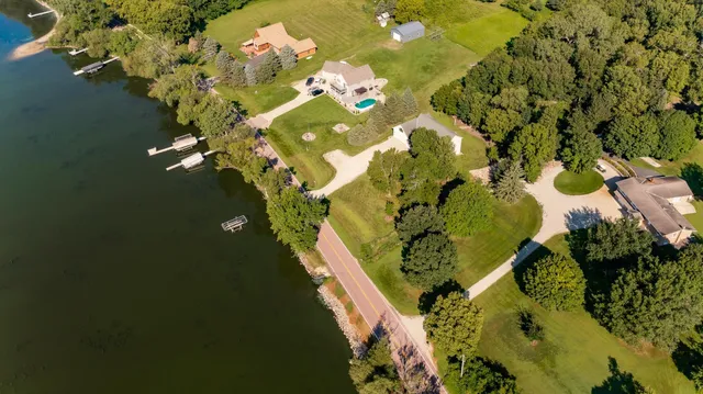 $750,000 | 13262 Sakatah Lake Road, Waterville, MN 56096