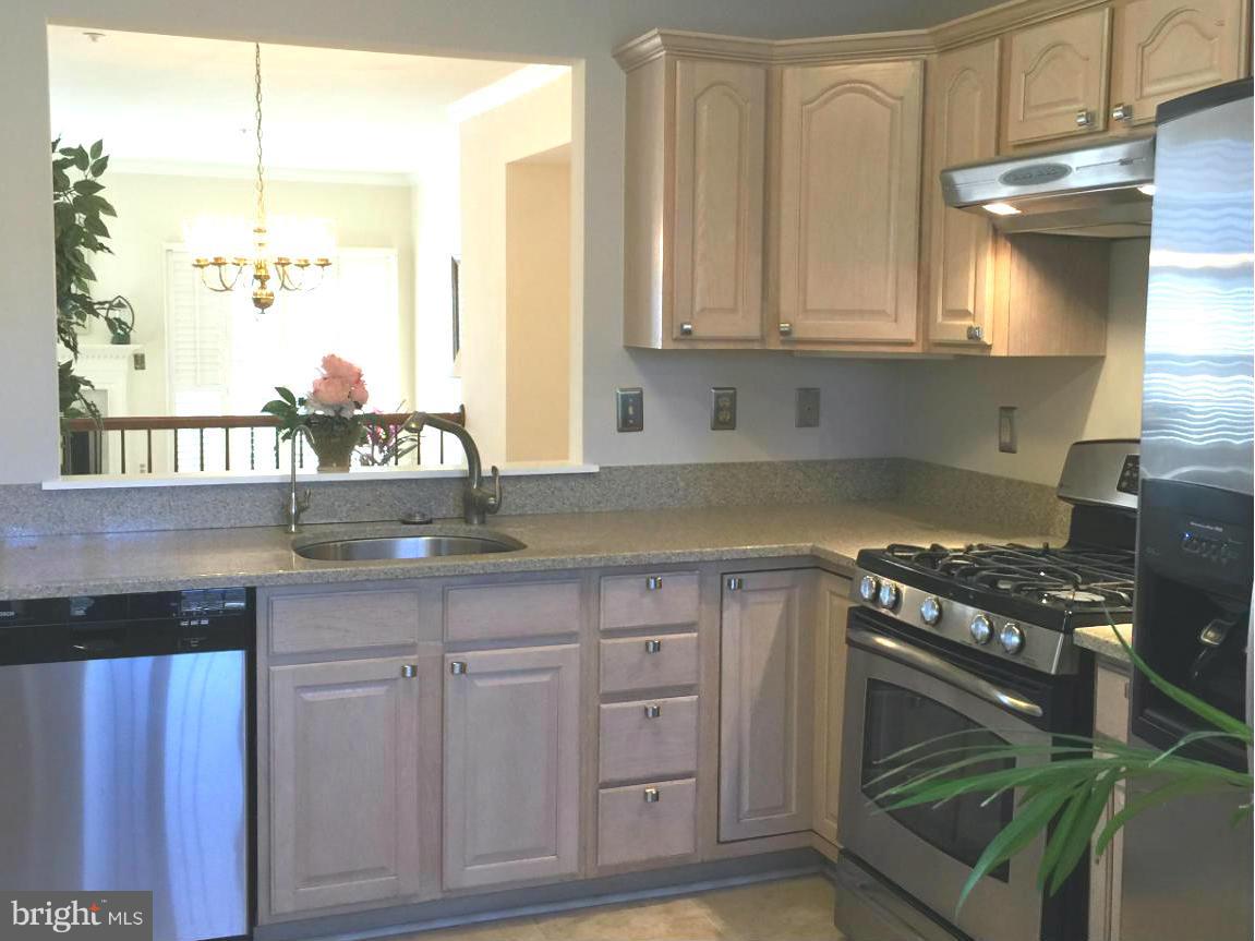 11212 Watermill Lane Silver Spring, MD 20902 - Photo 4 of 28 Kitchen