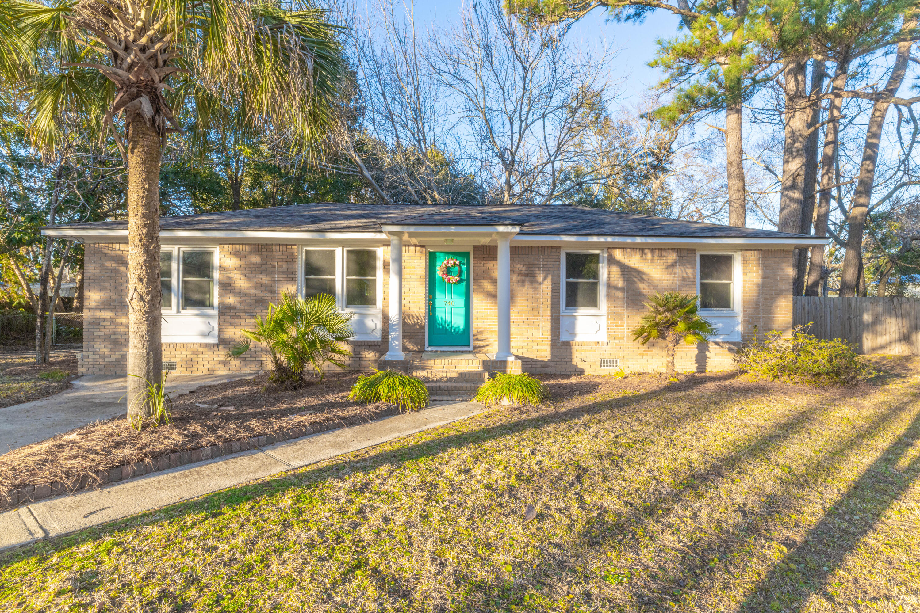 740 Windward Road Charleston, SC 29412 - Photo 2 of 39 Beautiful treed .38 Ac Lot!