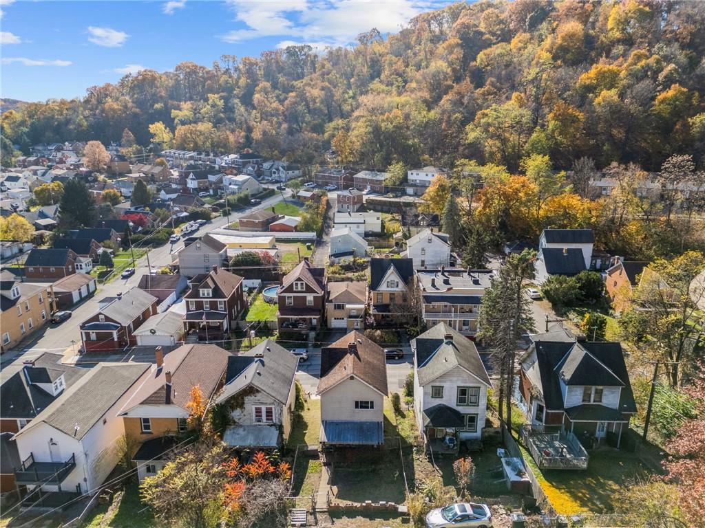 1412 Broadway Avenue McKees Rocks, PA 15136 - Photo 35 of 39 an aerial view of a houses with yard