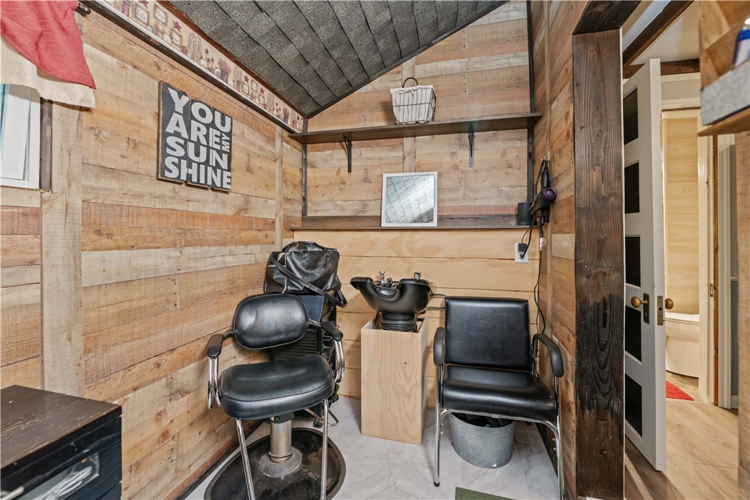 14404 Lime Kiln Road Barre, NY 14411 - Photo 22 of 40 Mudroom (being used as a salon)