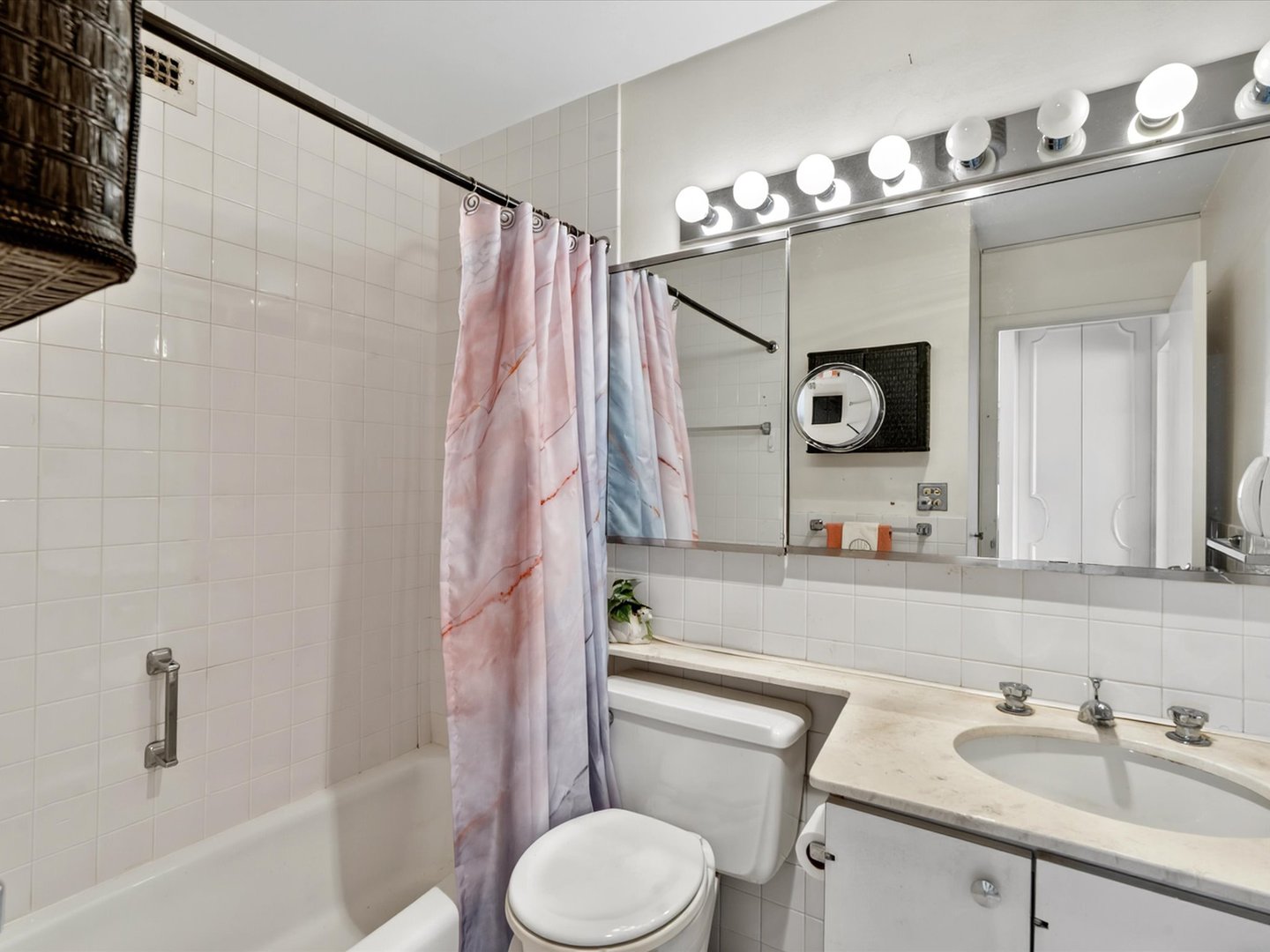 5455 North Sheridan Road, Unit 1915 Chicago, IL 60640 - Photo 28 of 64 Gallery Image 28