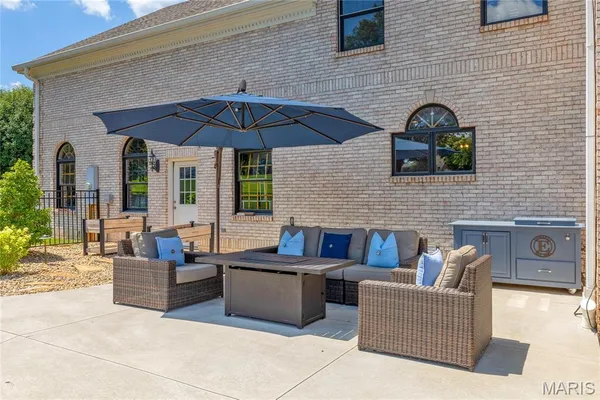$1,839,000 | 32 Rathfarnum Lane, Weldon Spring, MO 63304