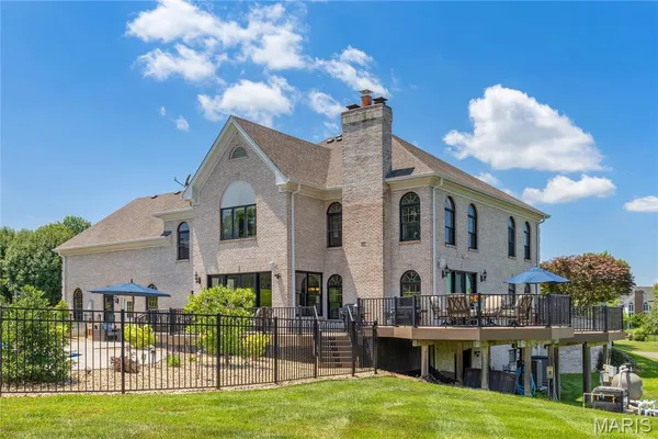 $1,839,000 | 32 Rathfarnum Lane, Weldon Spring, MO 63304
