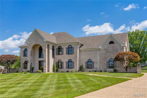 $1,839,000 | 32 Rathfarnum Lane, Weldon Spring, MO 63304