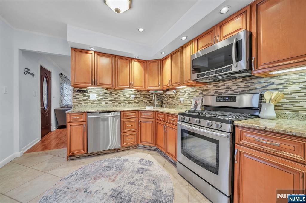 22 Woodlot Road Wayne, NJ 07470 - Photo 12 of 34