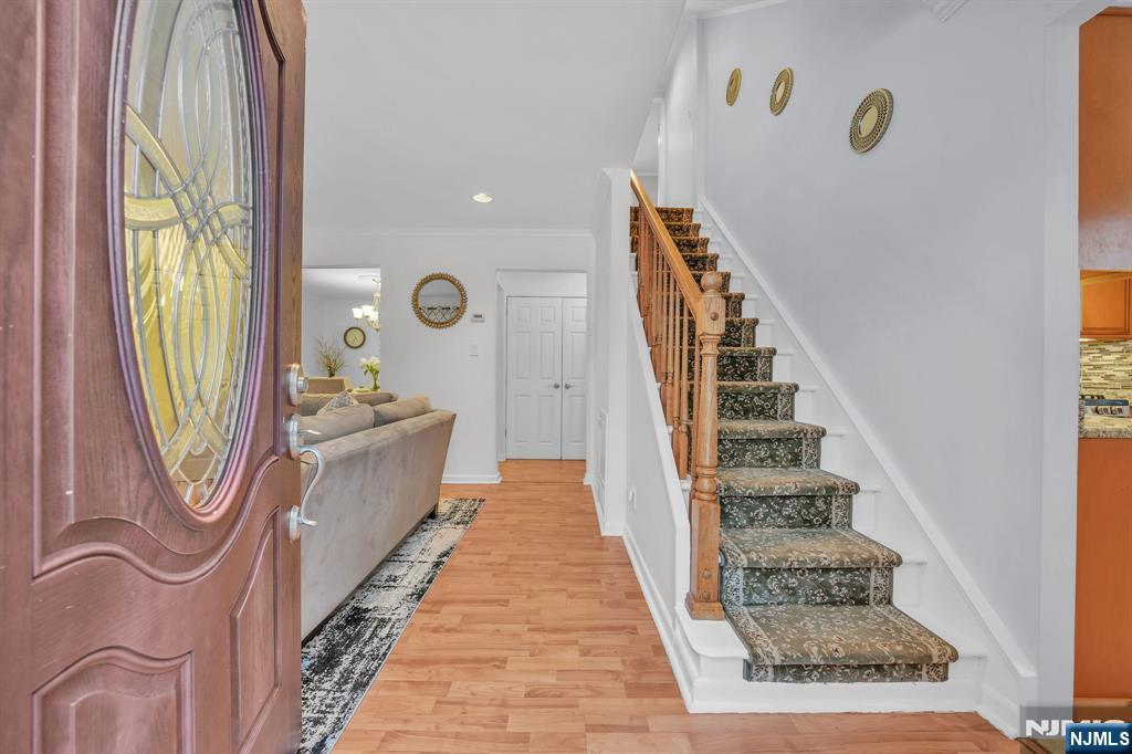 22 Woodlot Road Wayne, NJ 07470 - Photo 5 of 34