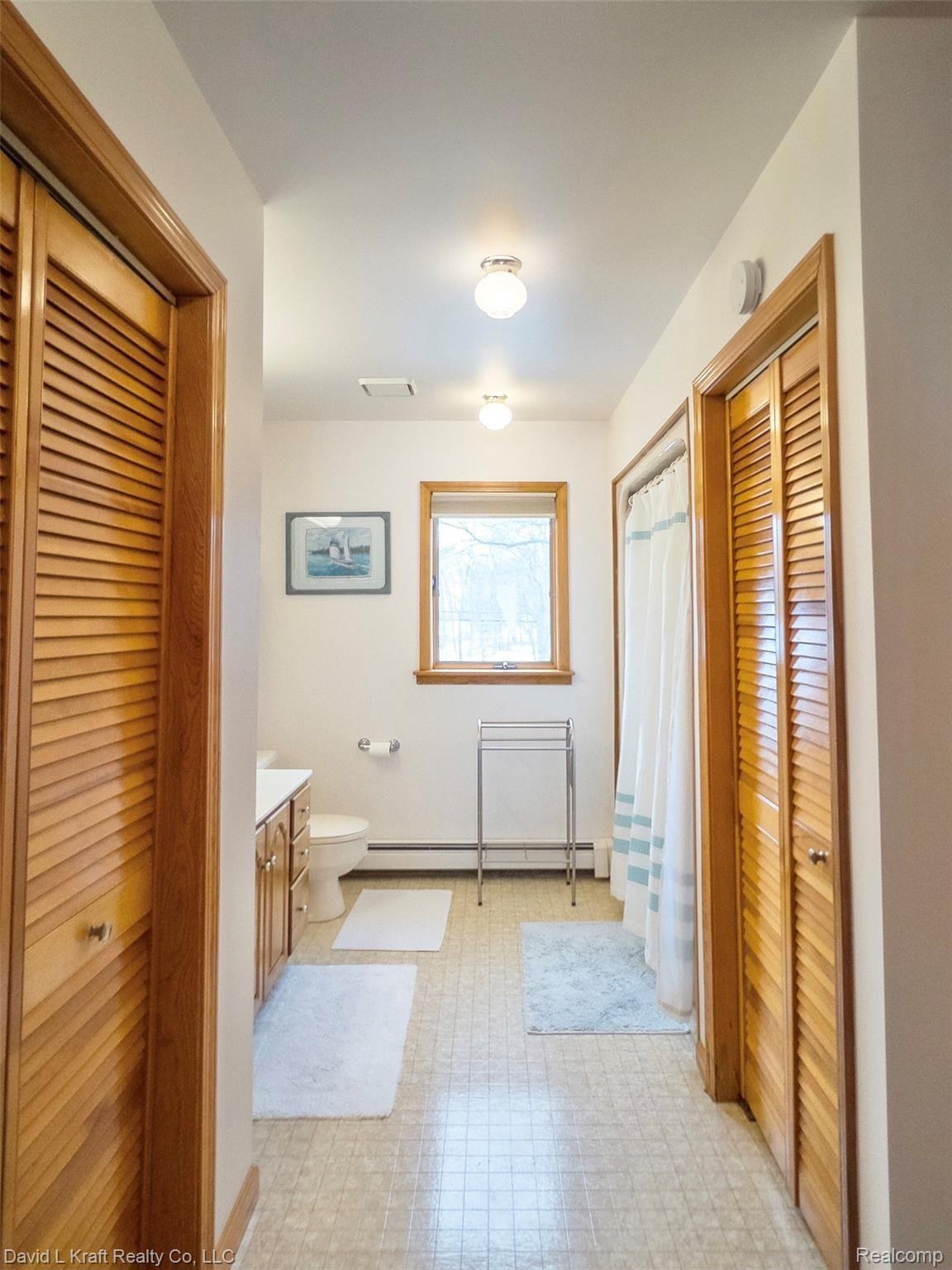 8524 Crescent Beach Road Pigeon, MI 48755 - Photo 32 of 41 8524CBFullBath2.jpg