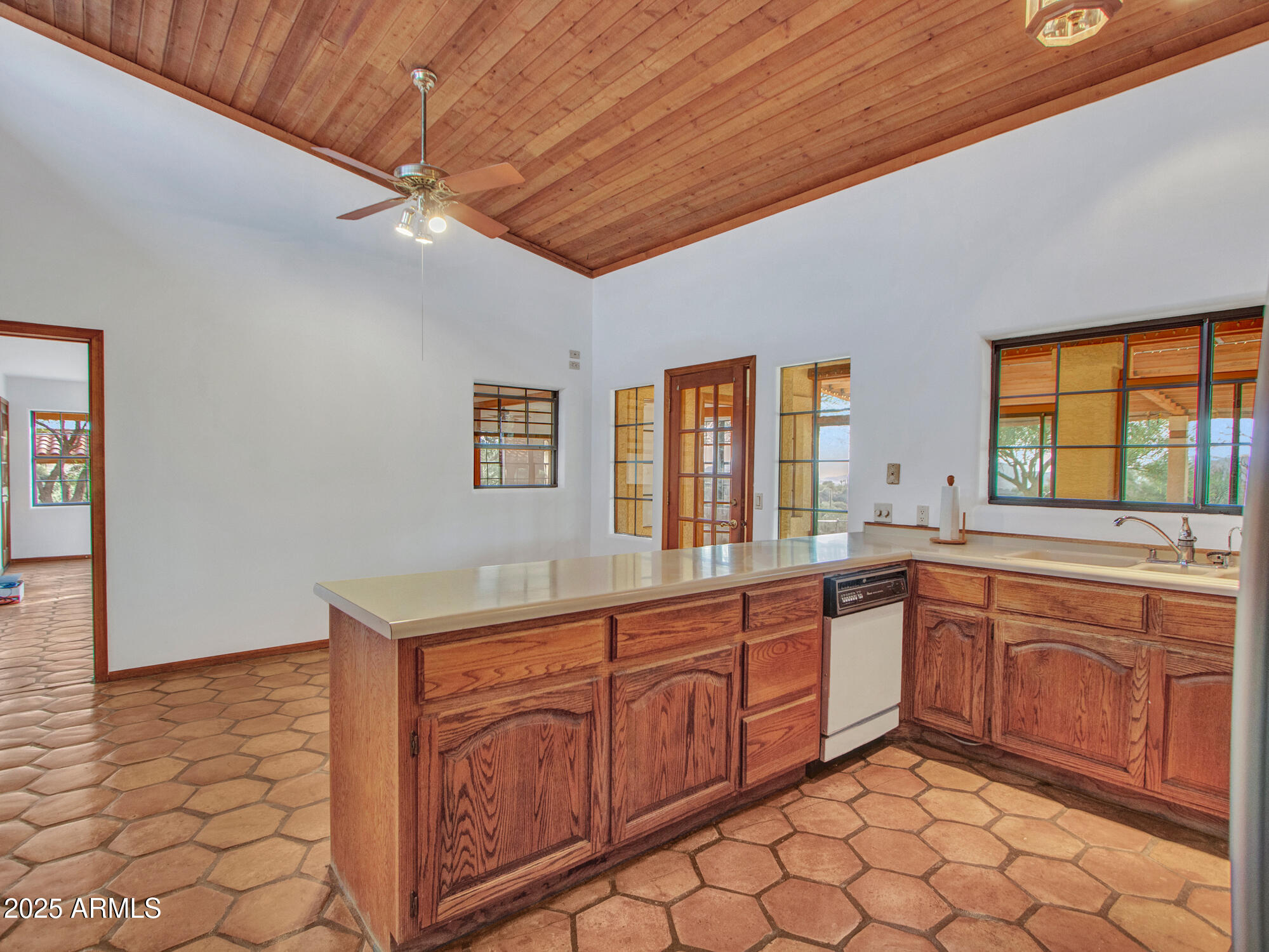 7143 East Highland Road Cave Creek, AZ 85331 - Photo 12 of 99 15-Eat-in-kitchen-(3)