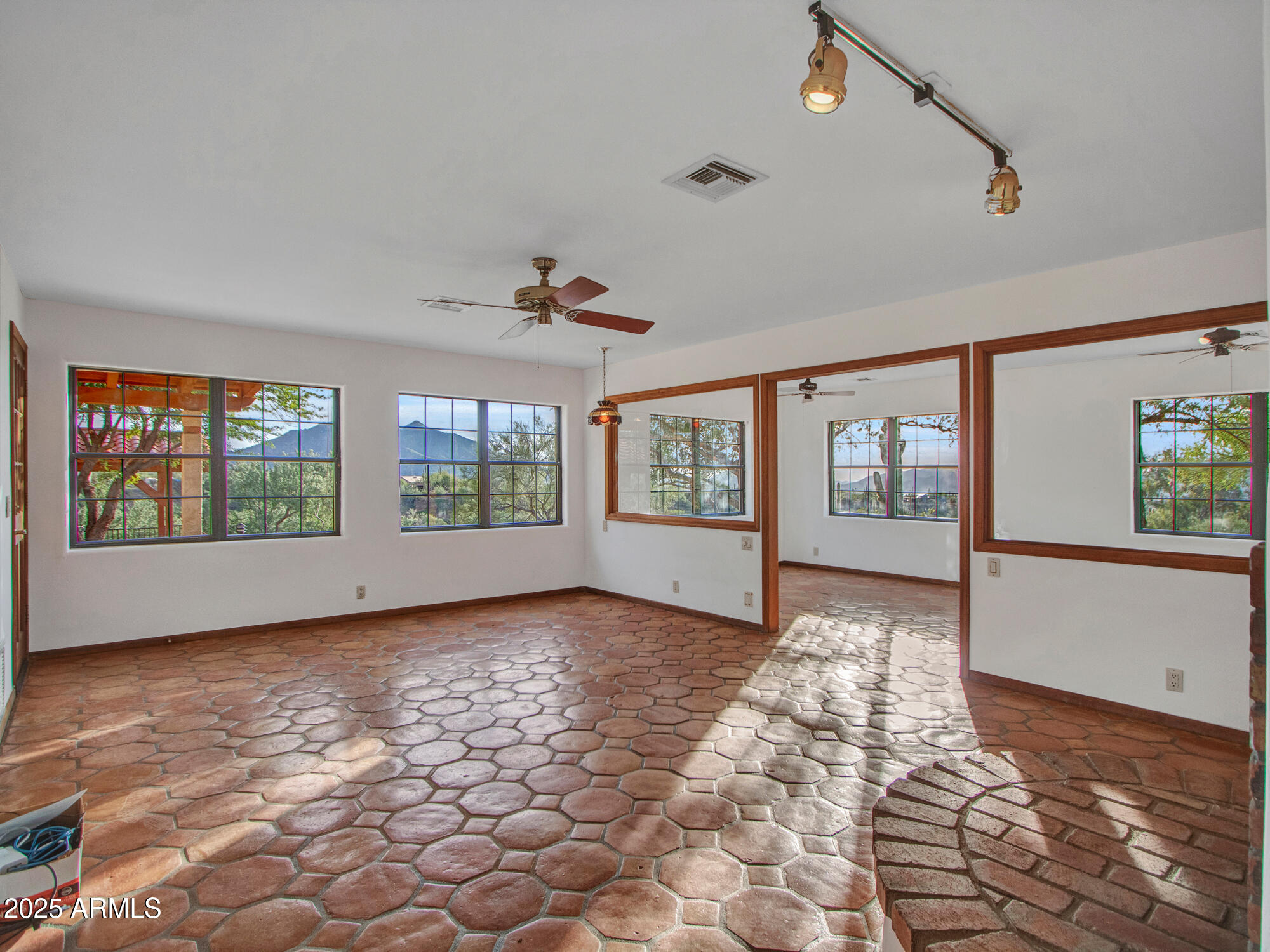 7143 East Highland Road Cave Creek, AZ 85331 - Photo 17 of 99 16-Family-rooms-(1)