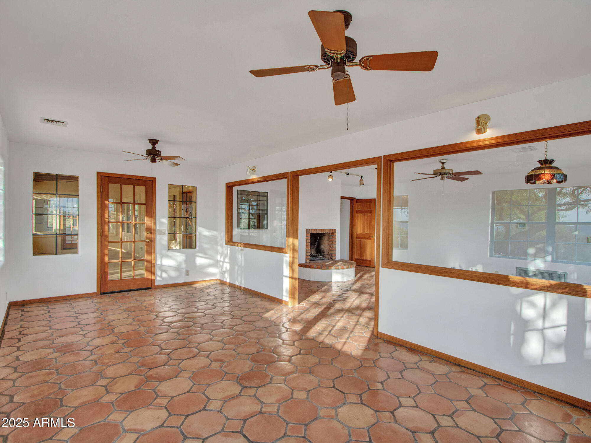 7143 East Highland Road Cave Creek, AZ 85331 - Photo 20 of 99 16-Family-rooms-(4)