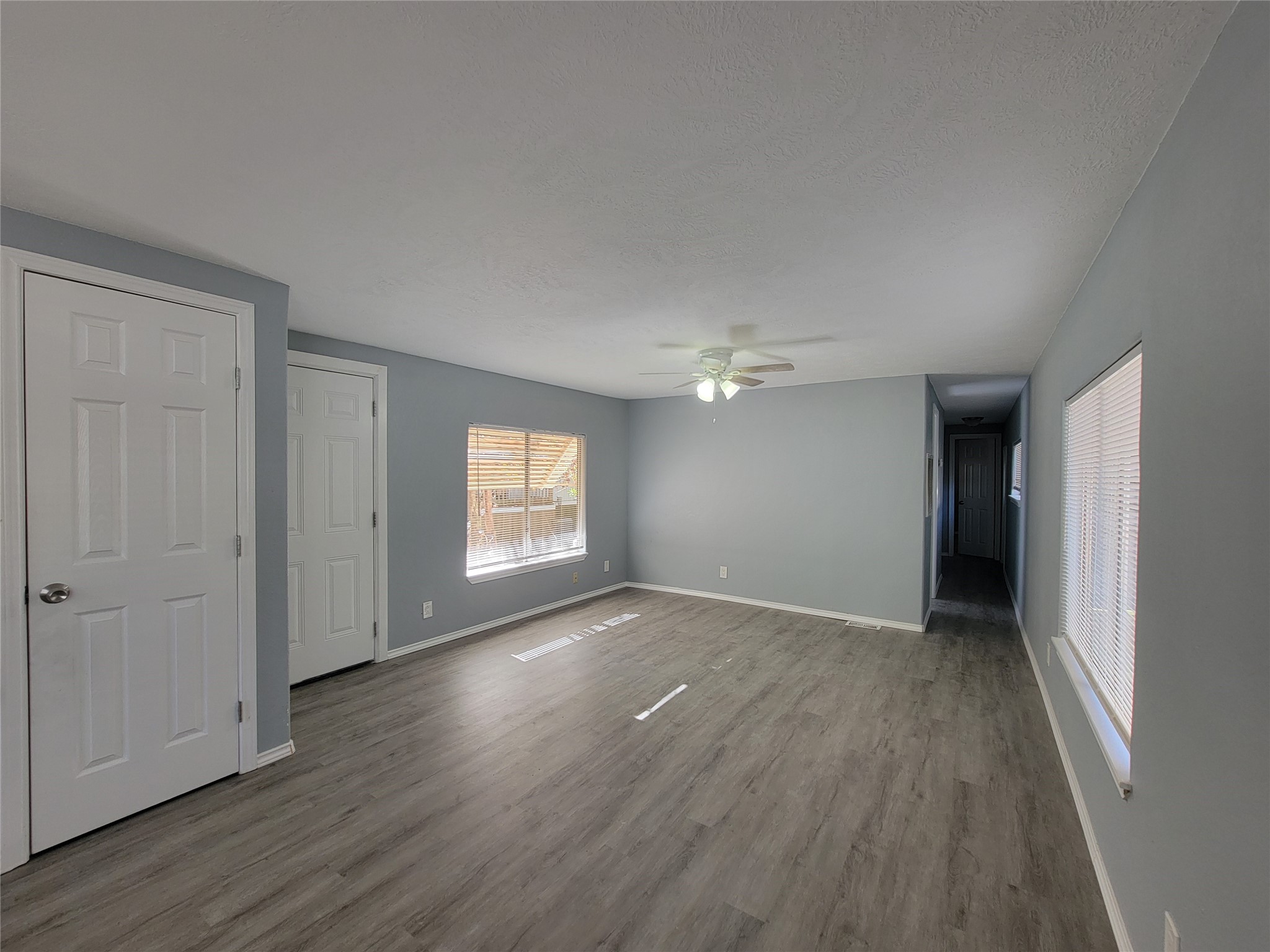 14245 East Ravine Willis, TX 77318 - Photo 4 of 23 Living area
