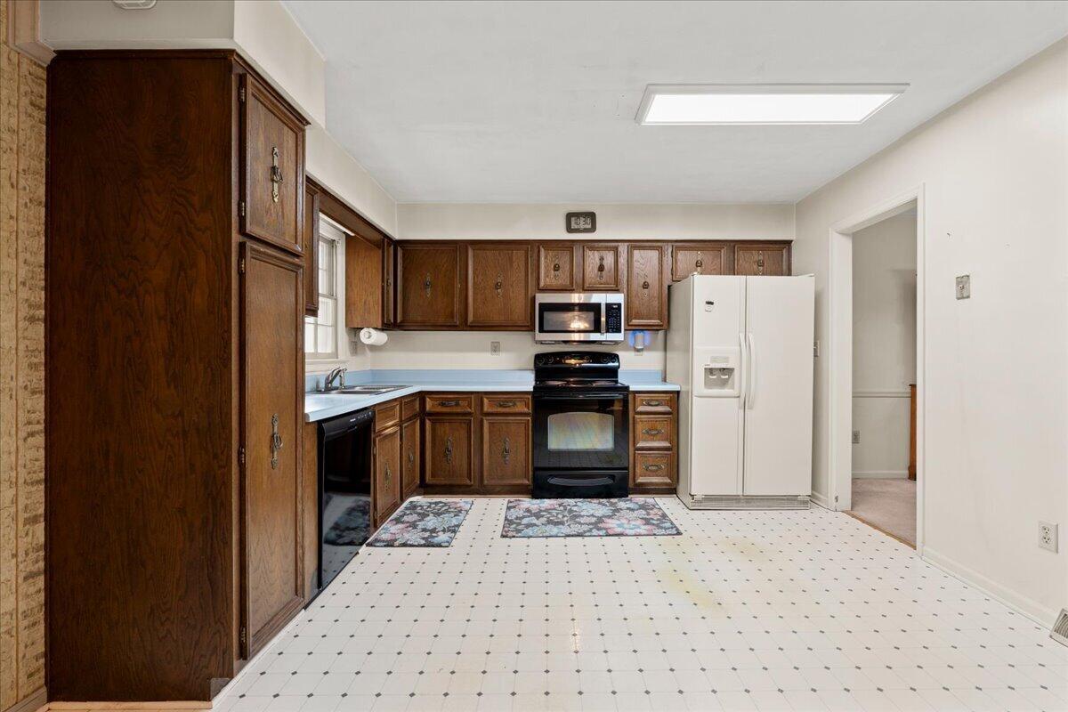 36 Cedarbrook Lane Blue Ridge, VA 24064 - Photo 8 of 33 08-DSC4306