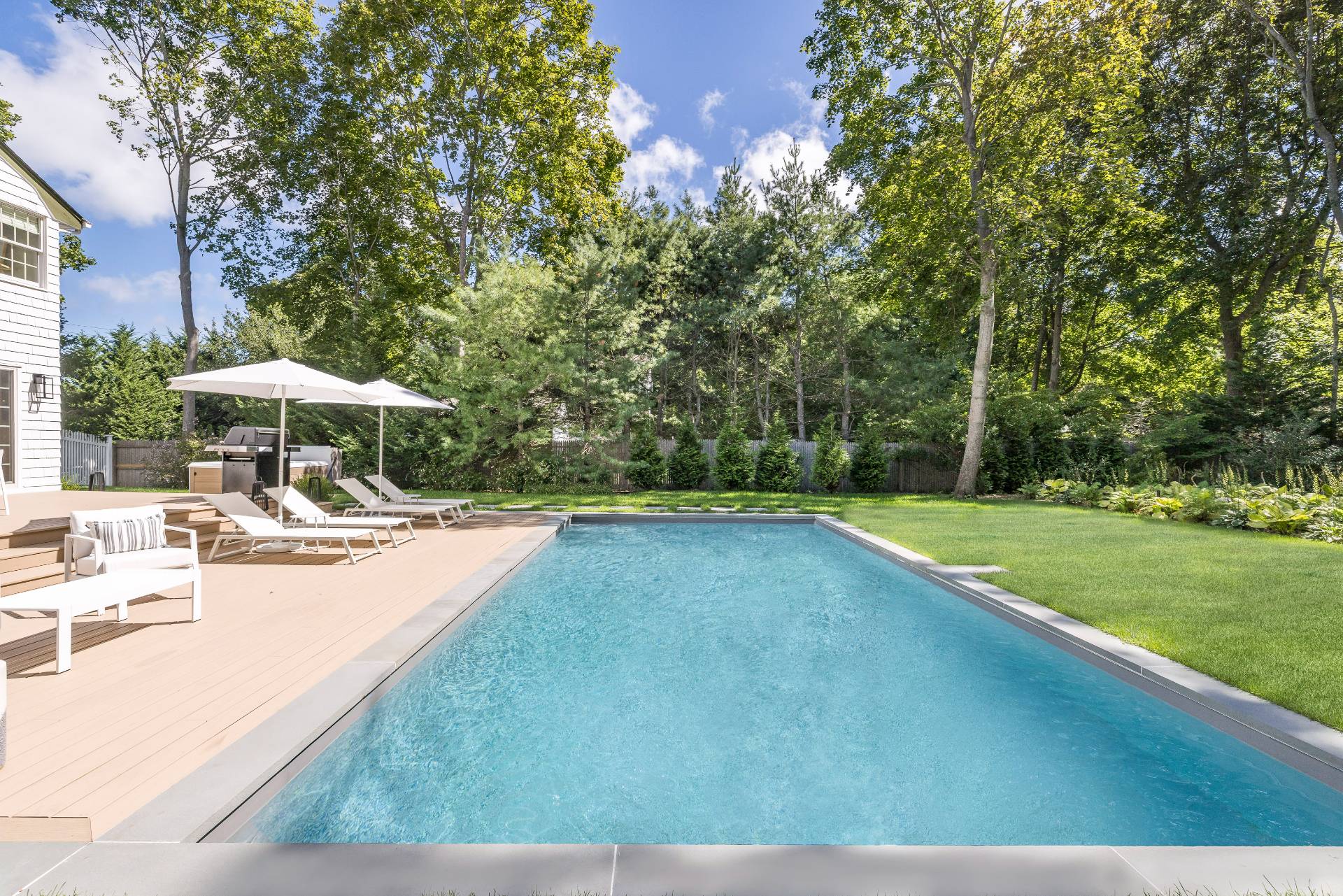4582 Noyack Road Sag Harbor, NY 11963 - Photo 3 of 40 Gallery Image 3