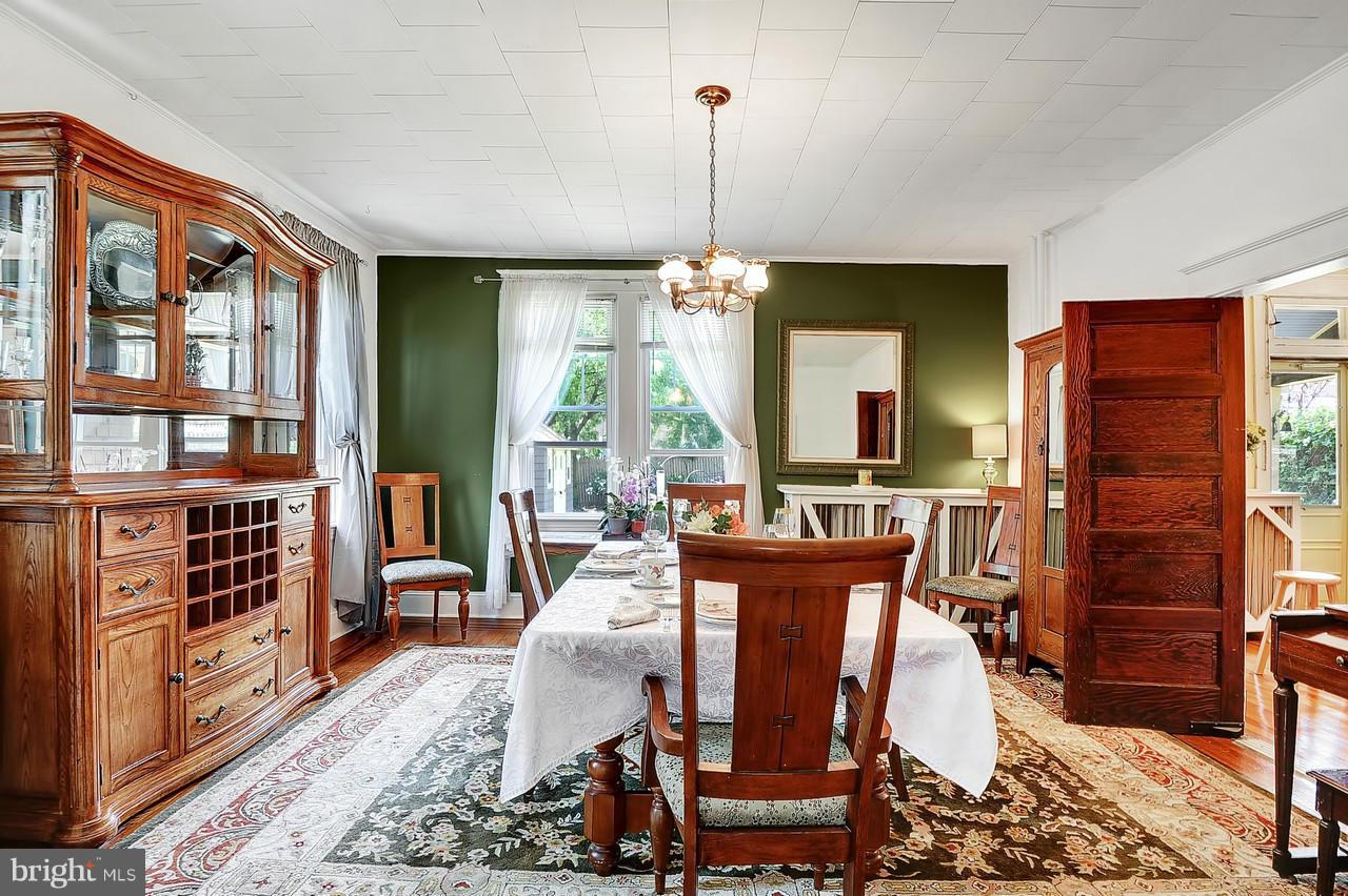 238 Mallow Hill Road Baltimore, MD 21229 - Photo 11 of 30 Dining Room