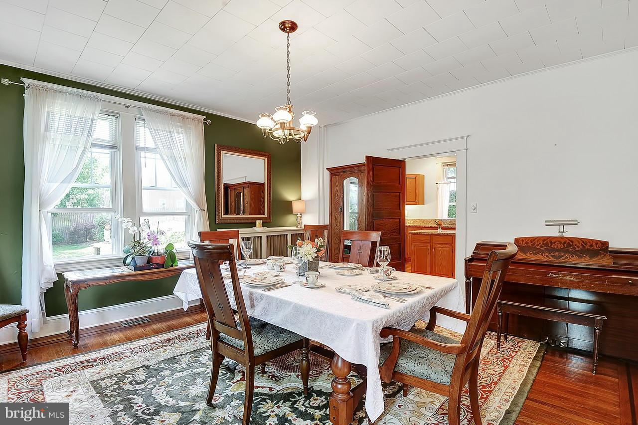 238 Mallow Hill Road Baltimore, MD 21229 - Photo 12 of 30 Dining Room