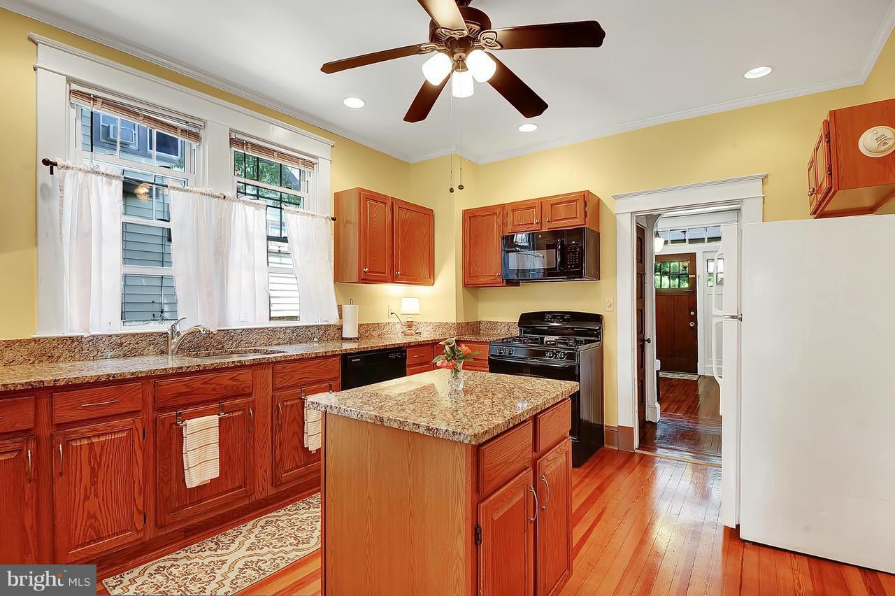 238 Mallow Hill Road Baltimore, MD 21229 - Photo 14 of 30 Kitchen