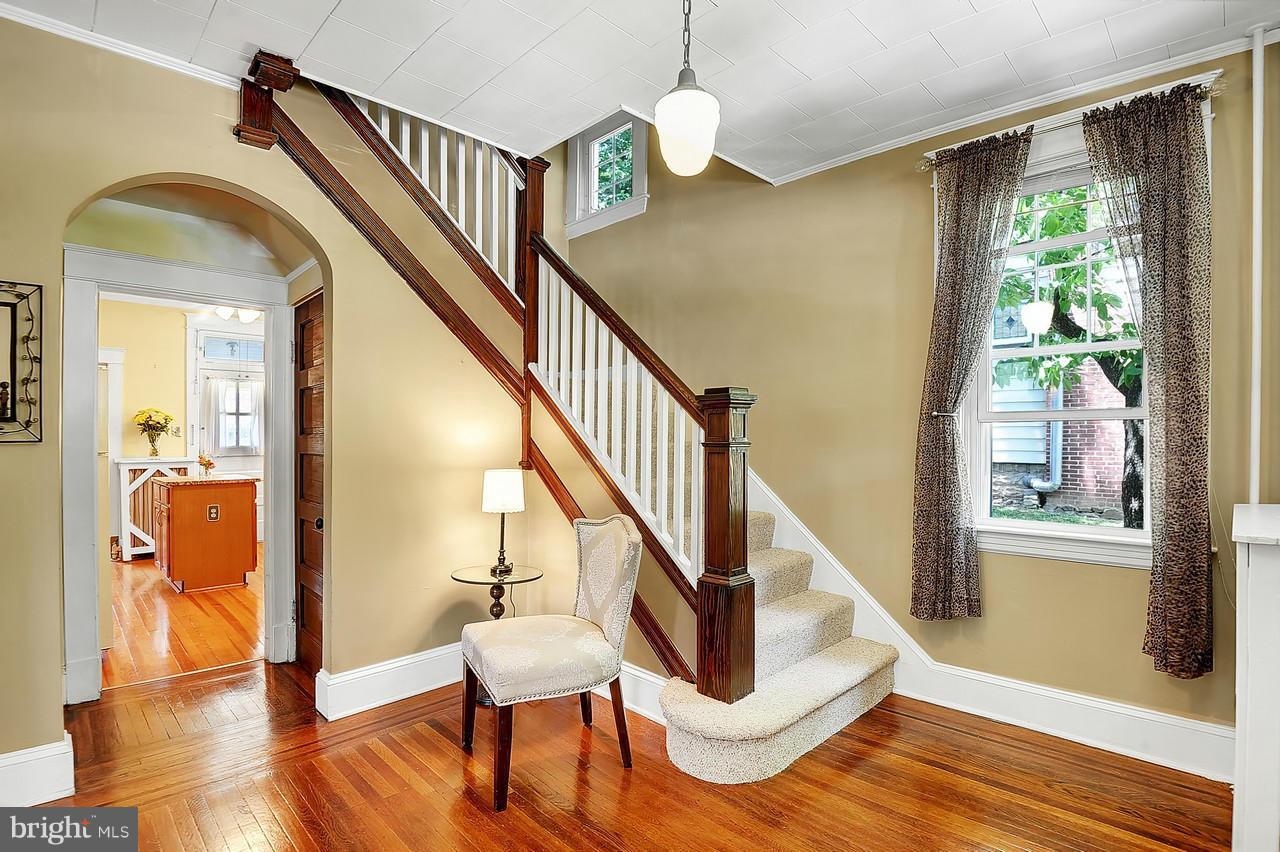 238 Mallow Hill Road Baltimore, MD 21229 - Photo 3 of 30 Interior (General)