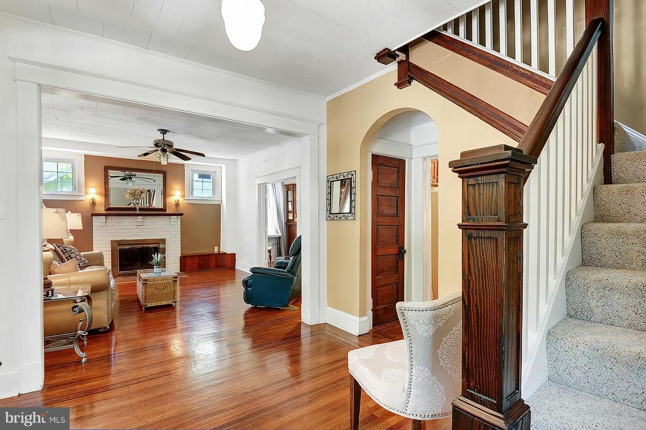 238 Mallow Hill Road Baltimore, MD 21229 - Photo 5 of 30 Interior (General)
