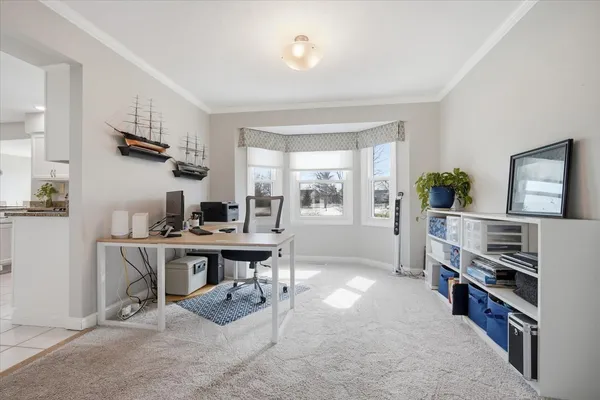 $330,000 | 211 Lake Shore Circle, Bloomington, IL 61704