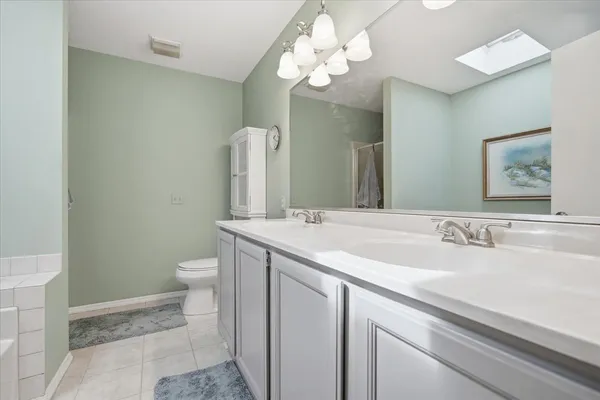 $330,000 | 211 Lake Shore Circle, Bloomington, IL 61704