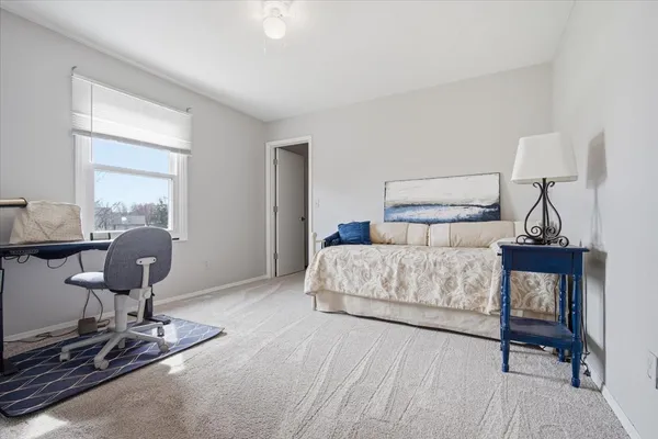 $330,000 | 211 Lake Shore Circle, Bloomington, IL 61704