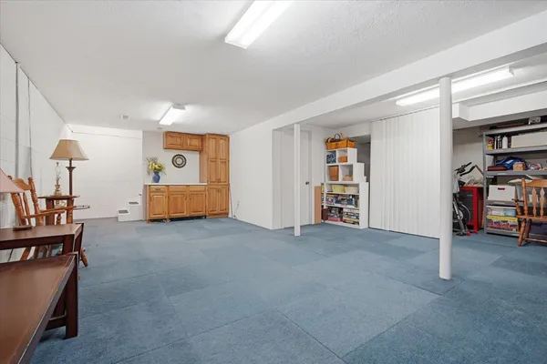 $330,000 | 211 Lake Shore Circle, Bloomington, IL 61704