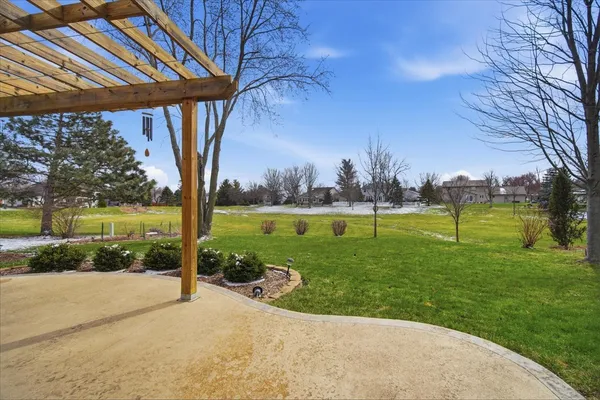 $330,000 | 211 Lake Shore Circle, Bloomington, IL 61704