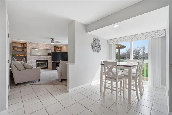 $330,000 | 211 Lake Shore Circle, Bloomington, IL 61704