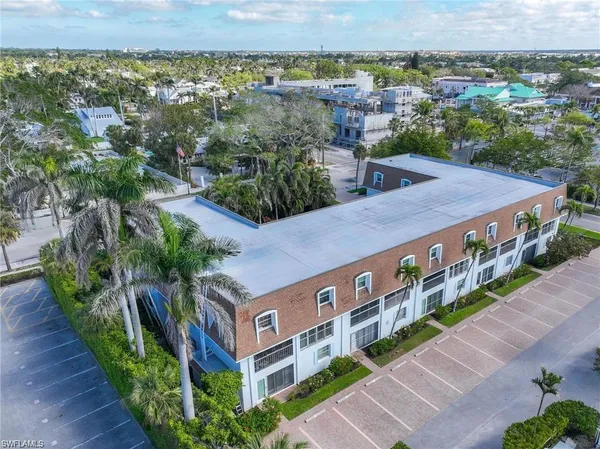 $15,000 | 1222 Gordon Drive, Unit 15, Naples, FL 34102