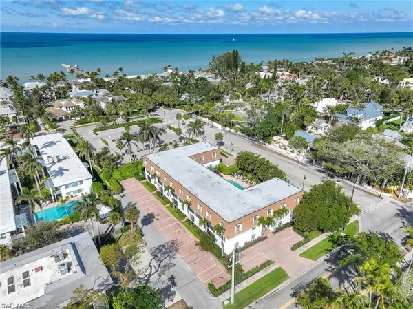 $15,000 | 1222 Gordon Drive, Unit 15, Naples, FL 34102