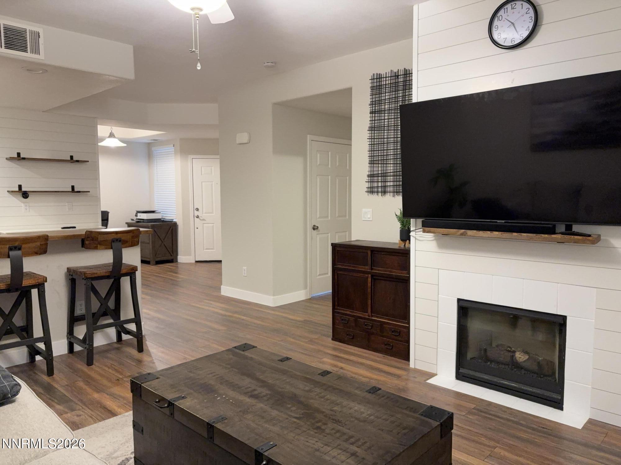 900 South Meadows Parkway, Unit 3613 Reno, NV 89521 - Photo 3 of 13 Living Room 3