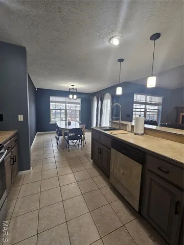 $335,000 | 139 Lyle Curtis Circle, Waynesville, MO 65583