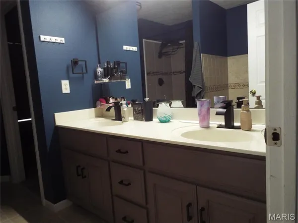 $325,000 | 139 Lyle Curtis Circle, Waynesville, MO 65583